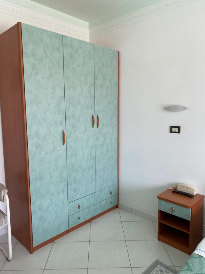Hotel Capri Bellaria-Igea Marina Exteriör bild