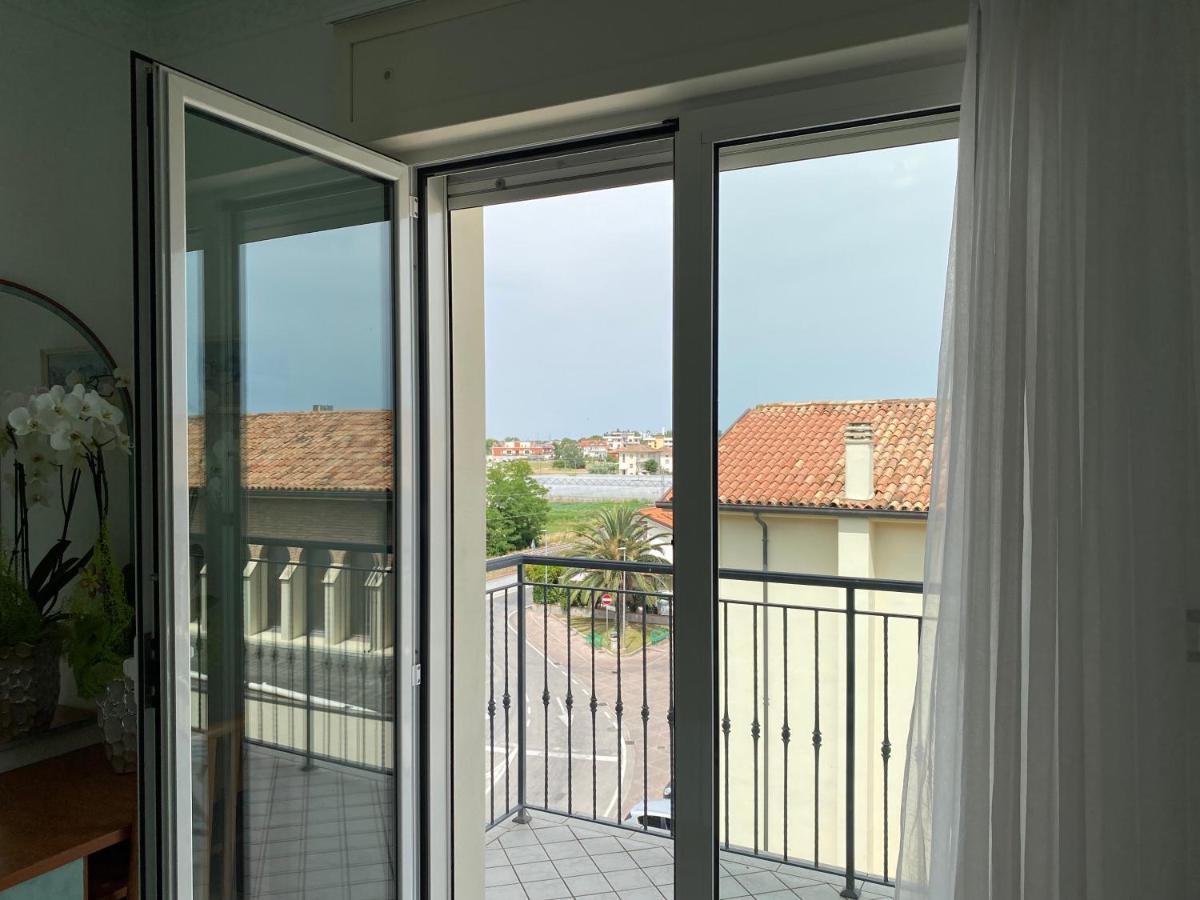 Hotel Capri Bellaria-Igea Marina Exteriör bild