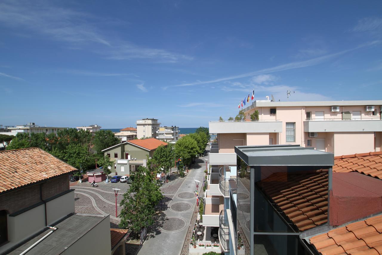 Hotel Capri Bellaria-Igea Marina Exteriör bild